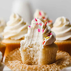 VEGAN VANILLA CUPCAKE